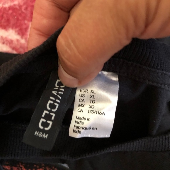 DIVIDED H&M Black Graphic Race Track T-Shirt XL - Picture 5 of 5